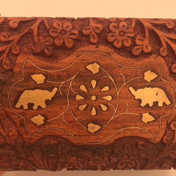 VTG Hand Carved Wooden Box w/ Brass Inlaid Elephants & Flower Made in India - Picture 3 of 10
